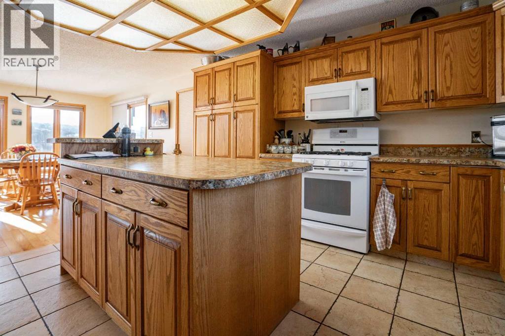 231061 Highway 684 Property Photo 14