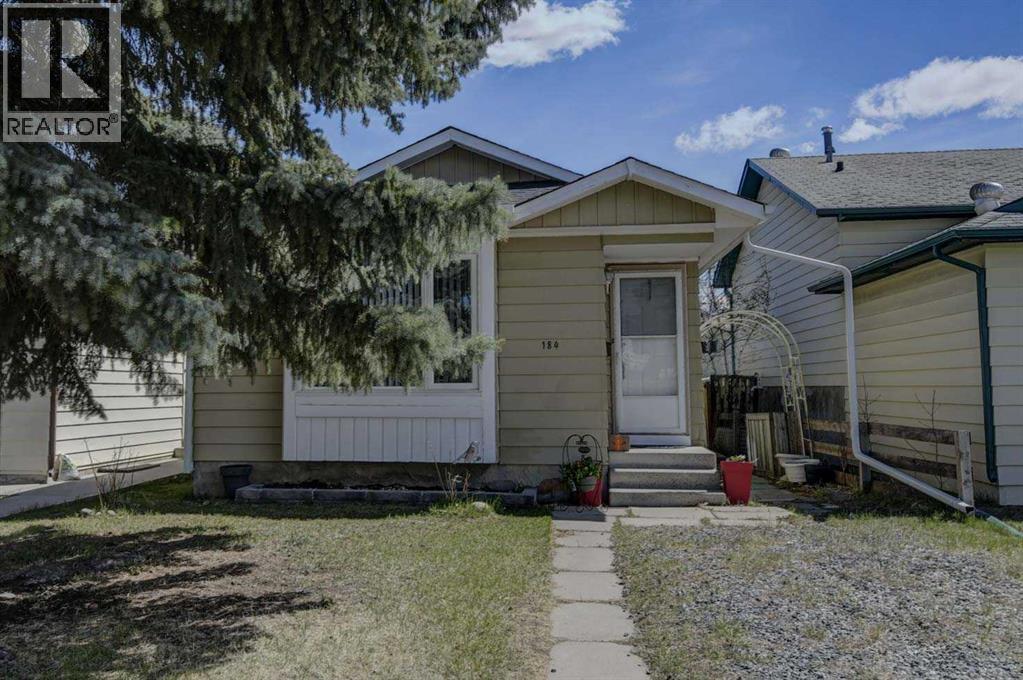 184 Erin Croft Crescent SE Property Photo 1