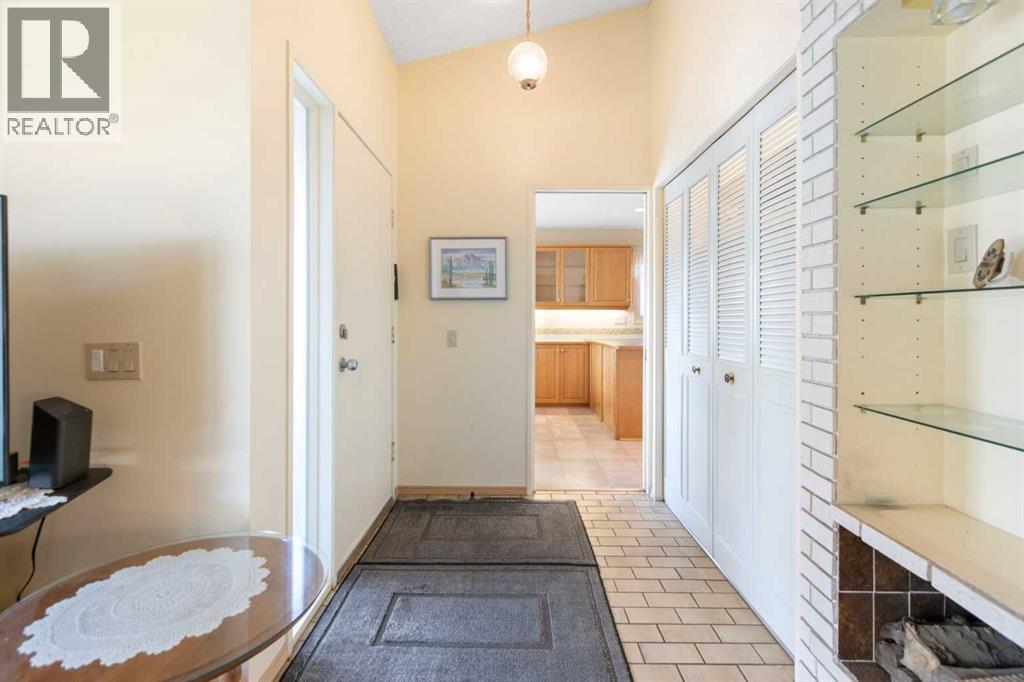 243 Radcliffe Place Se Property Photo 6