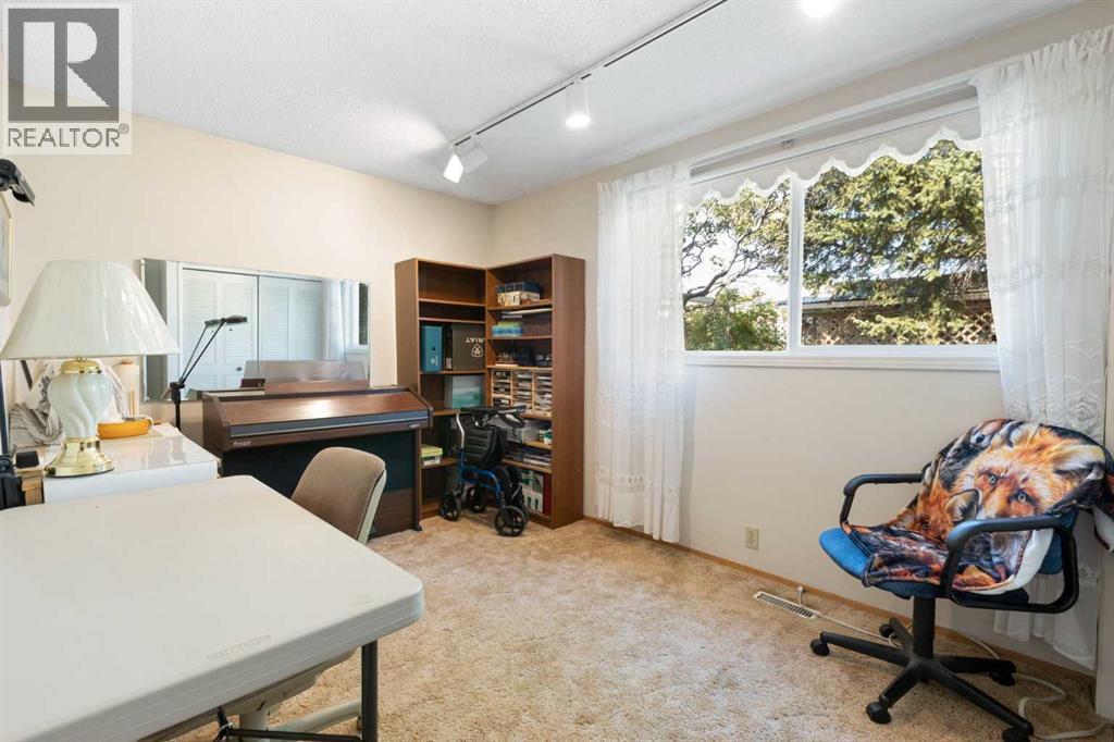243 Radcliffe Place Se Property Photo 27
