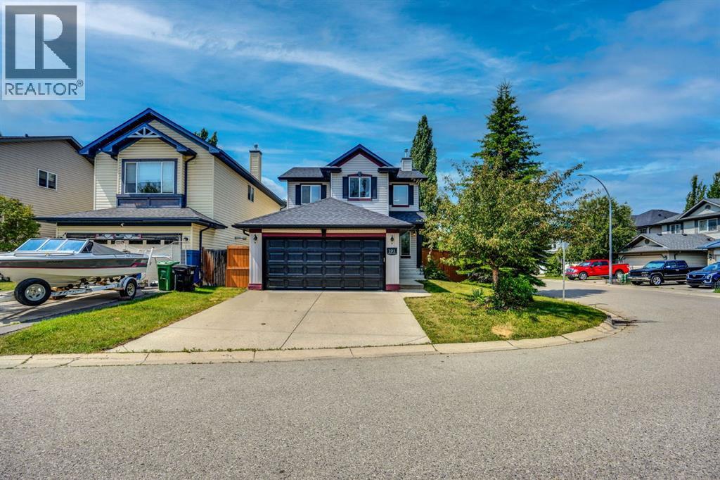 191 Cranwell Crescent Se Property Photo 1