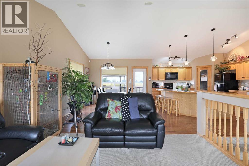 372 Lake Stafford Drive E Property Photo 7