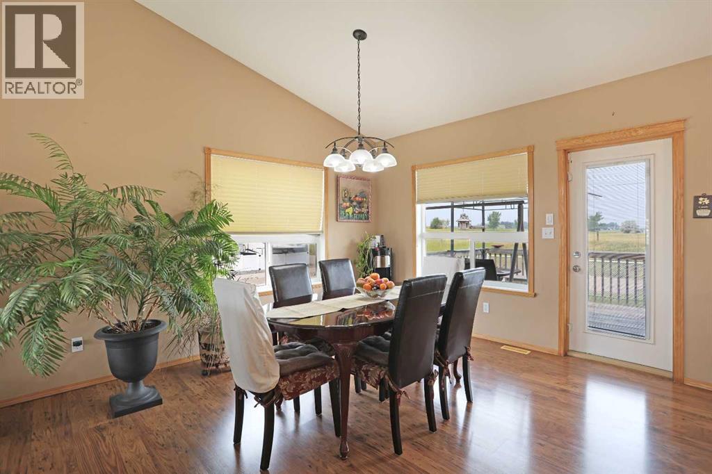 372 Lake Stafford Drive E Property Photo 9