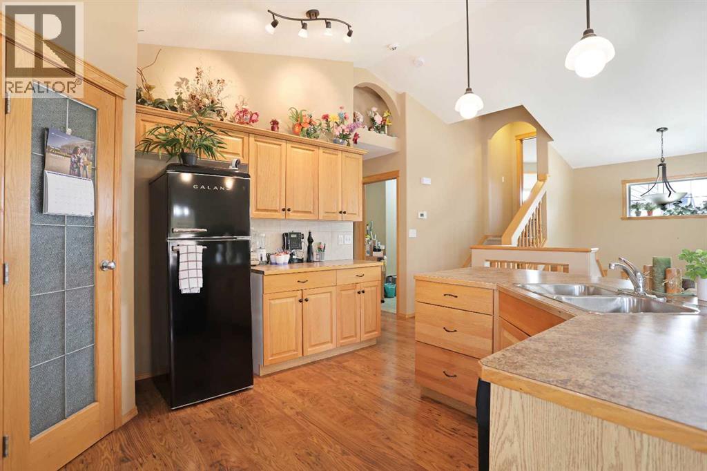 372 Lake Stafford Drive E Property Photo 14