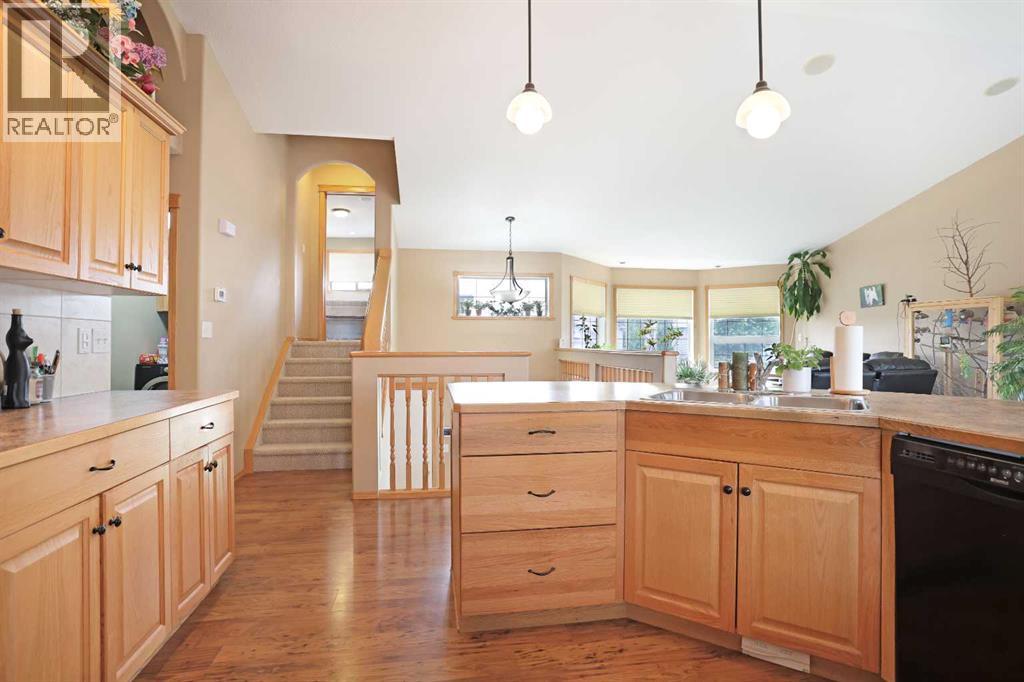 372 Lake Stafford Drive E Property Photo 15