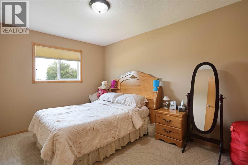 372 Lake Stafford Drive E Property Photo 21