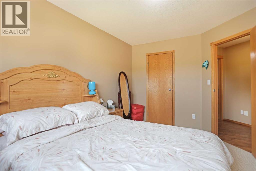 372 Lake Stafford Drive E Property Photo 22