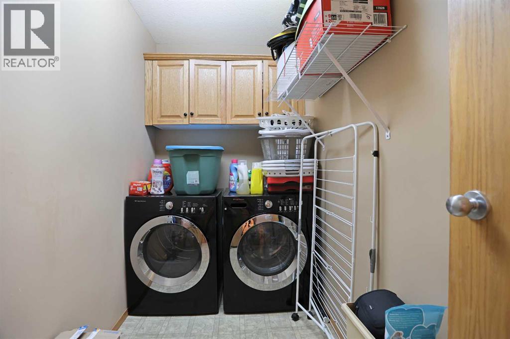 372 Lake Stafford Drive E Property Photo 25