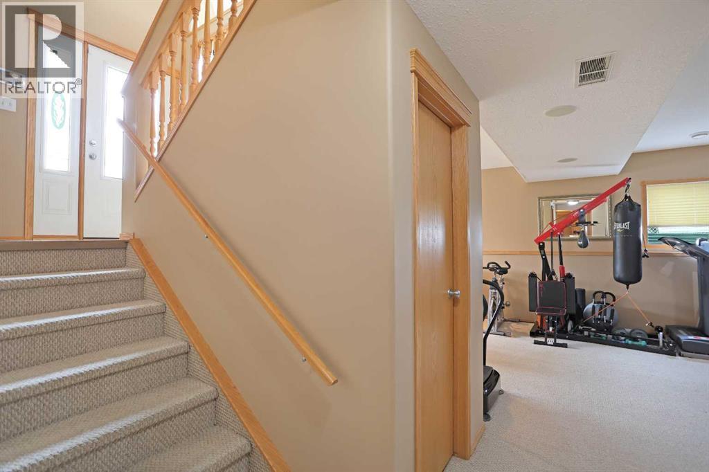372 Lake Stafford Drive E Property Photo 26