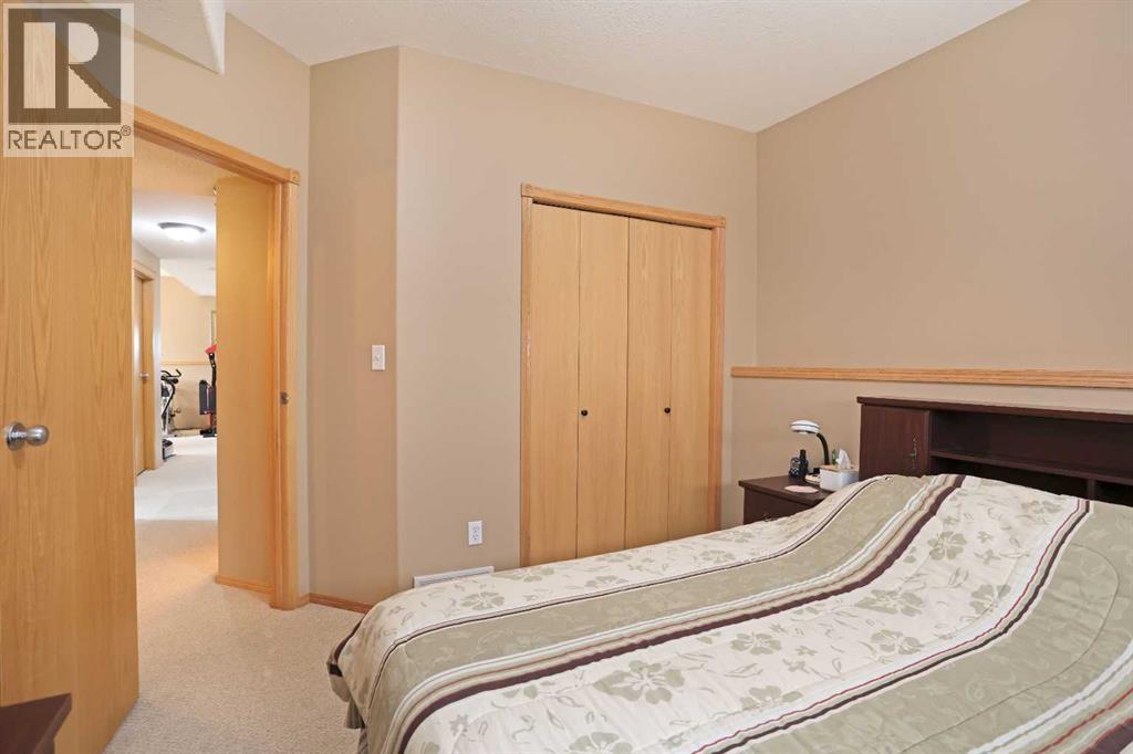 372 Lake Stafford Drive E Property Photo 30