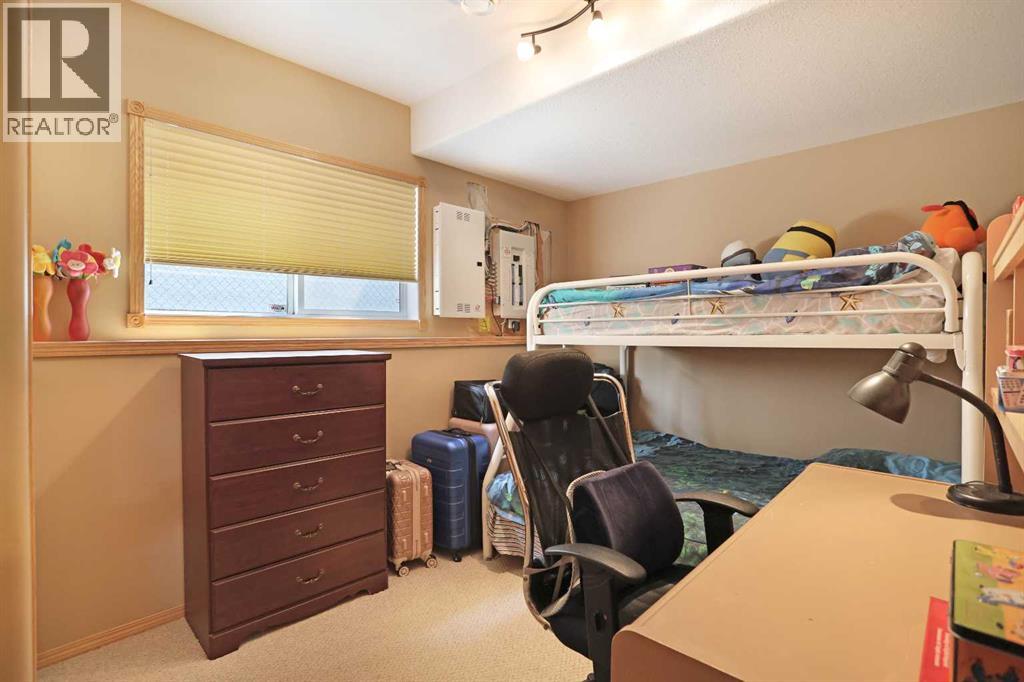 372 Lake Stafford Drive E Property Photo 31