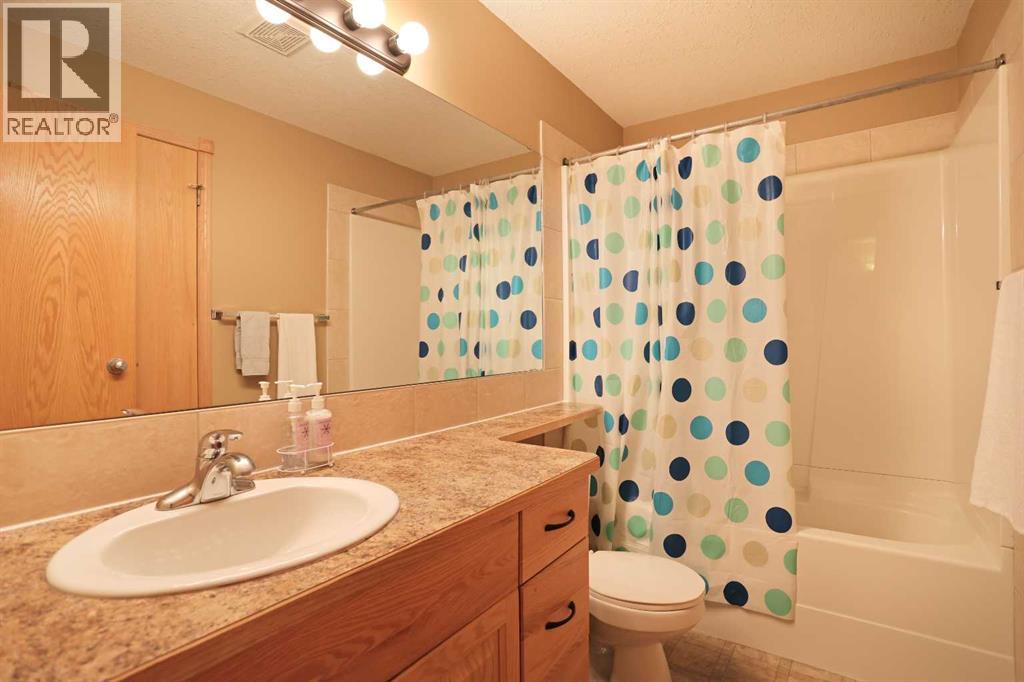 372 Lake Stafford Drive E Property Photo 33