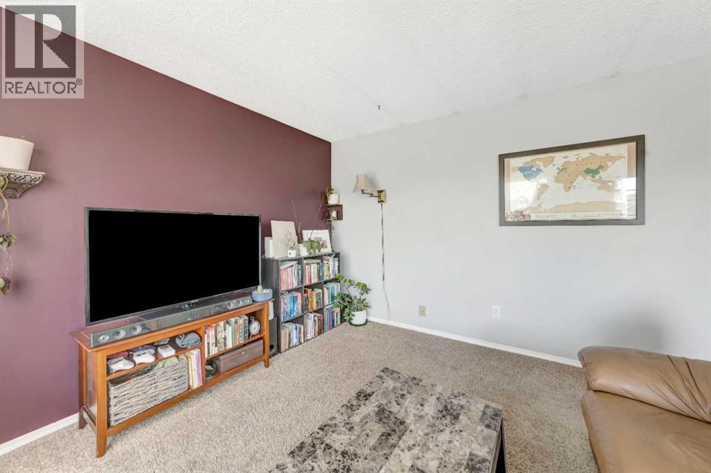 3009 49 Avenue Property Photo 4