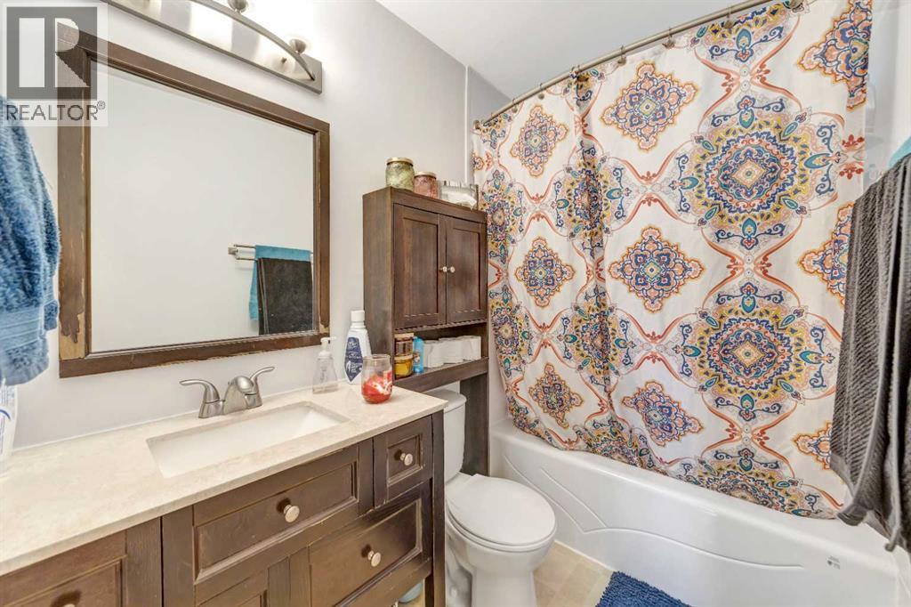 3009 49 Avenue Property Photo 11