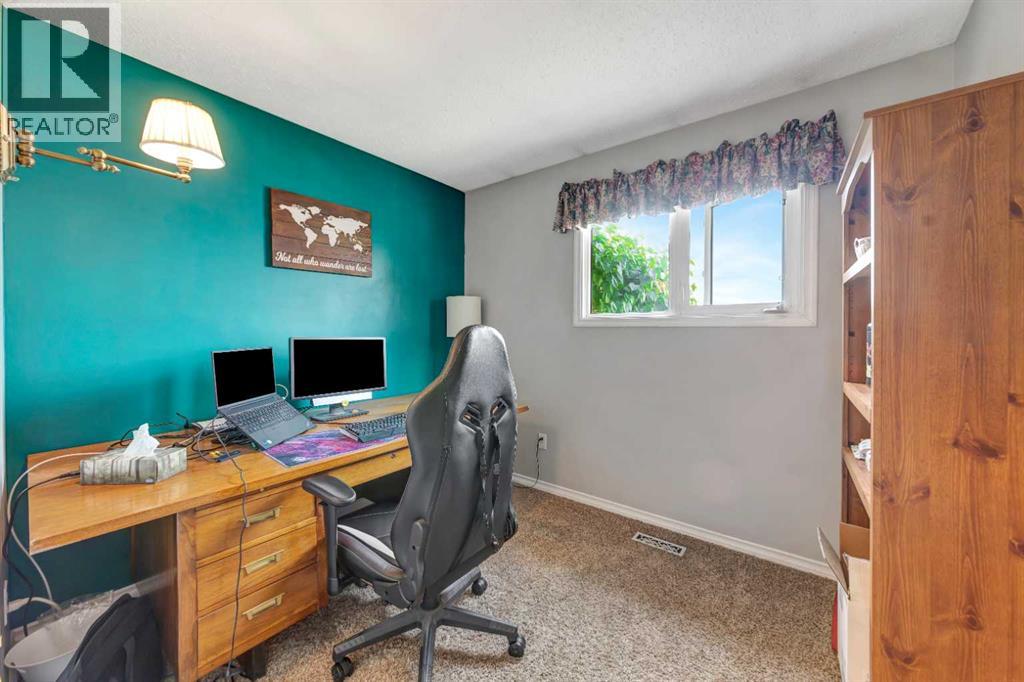 3009 49 Avenue Property Photo 12