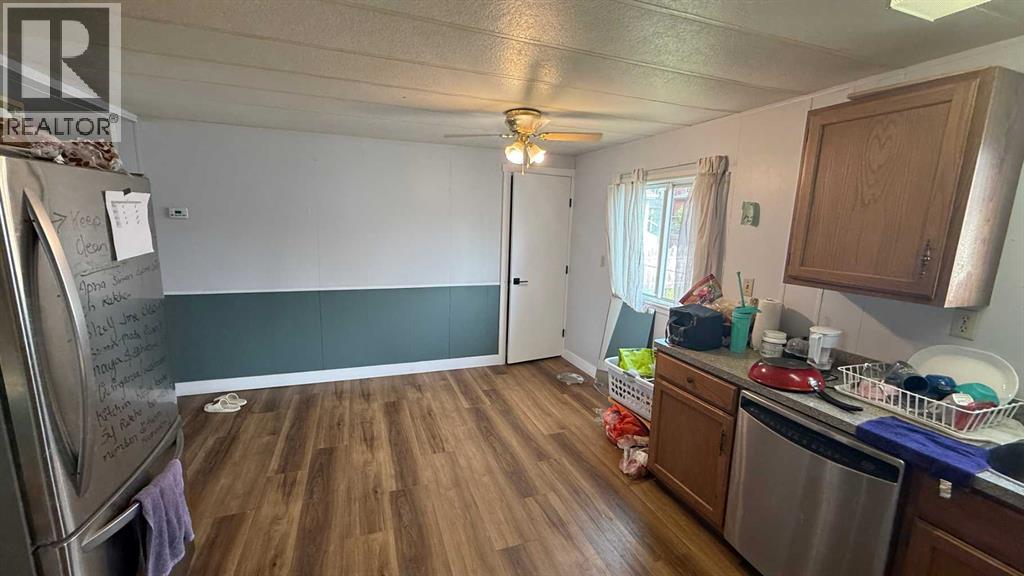 275 7 Street Se Property Photo 4