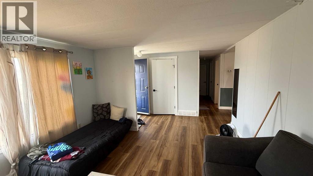 275 7 Street Se Property Photo 6