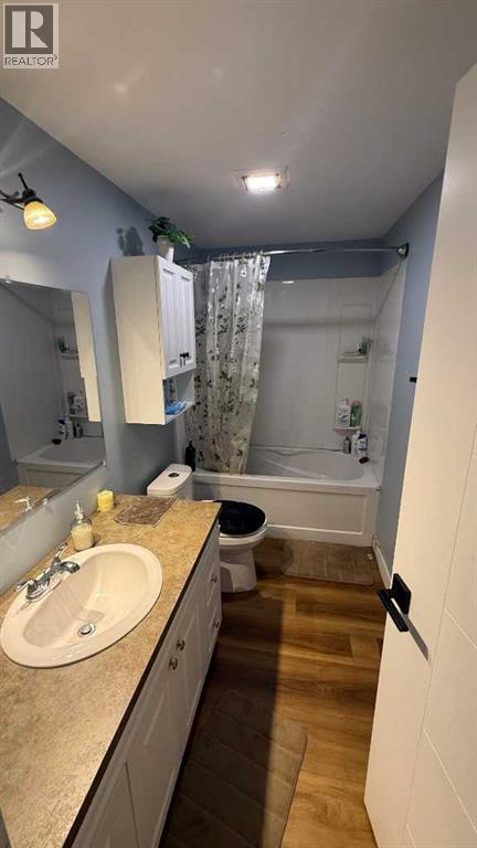 275 7 Street Se Property Photo 7