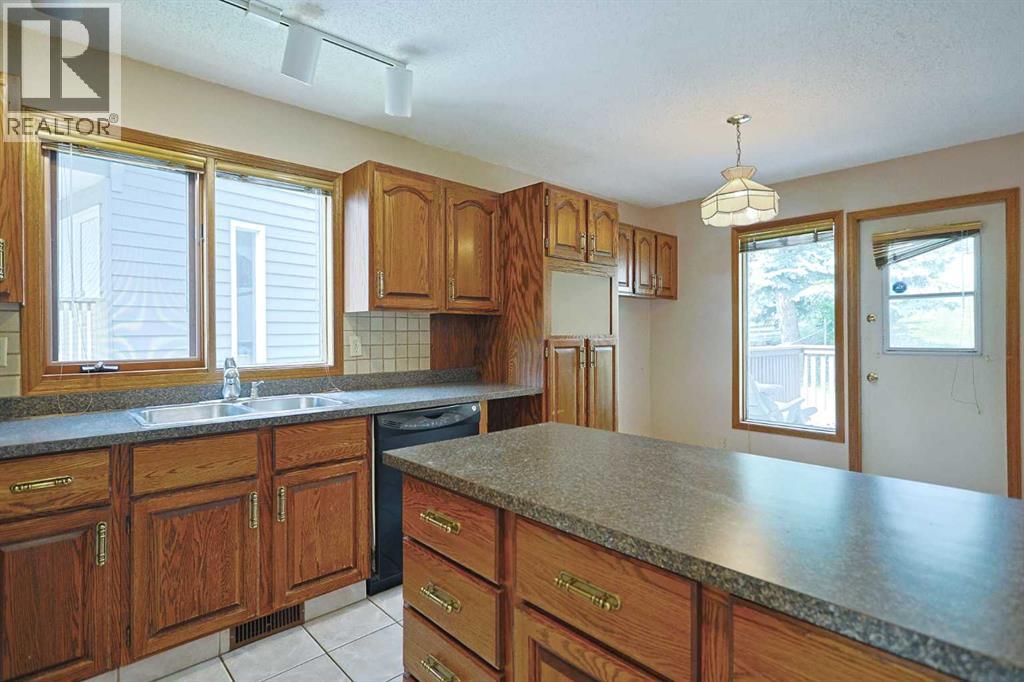 52 Edgeland Road Nw Property Photo 16