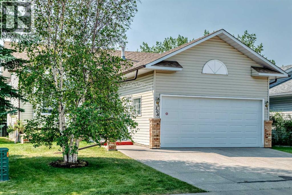 108 Woodside Close Nw Property Photo 1