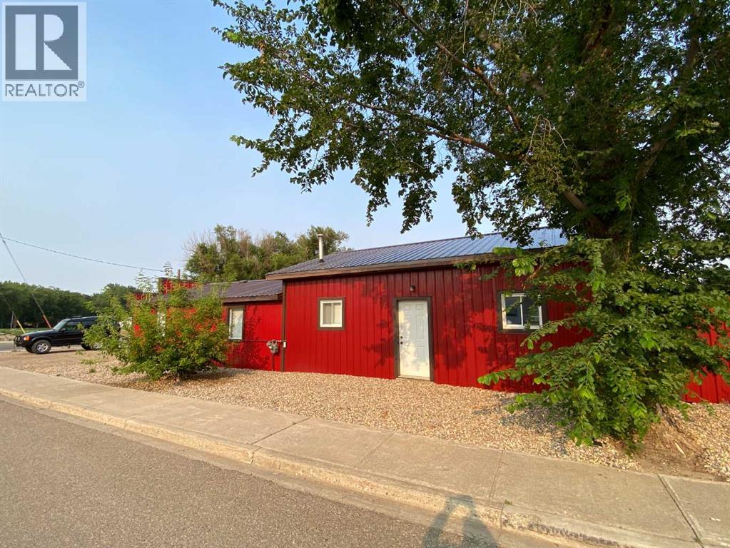 503 2 Avenue E Property Photo 5
