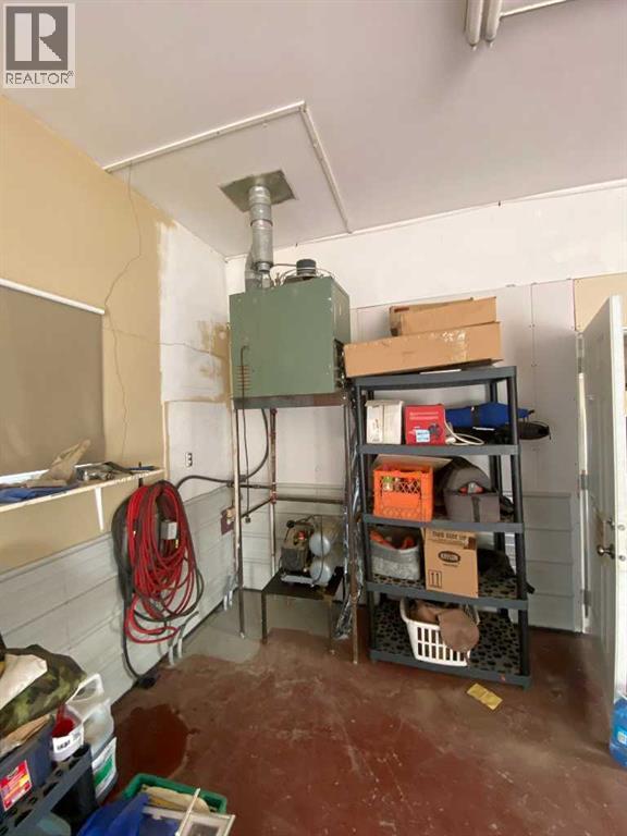 503 2 Avenue E Property Photo 9