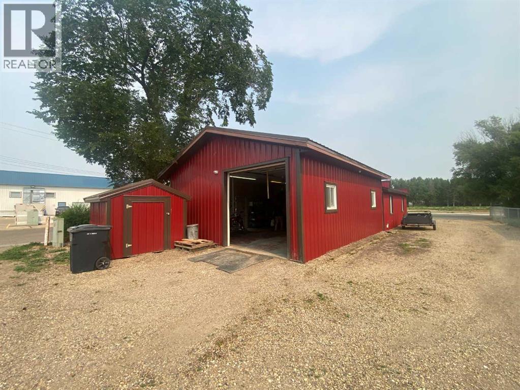 503 2 Avenue E Property Photo 10