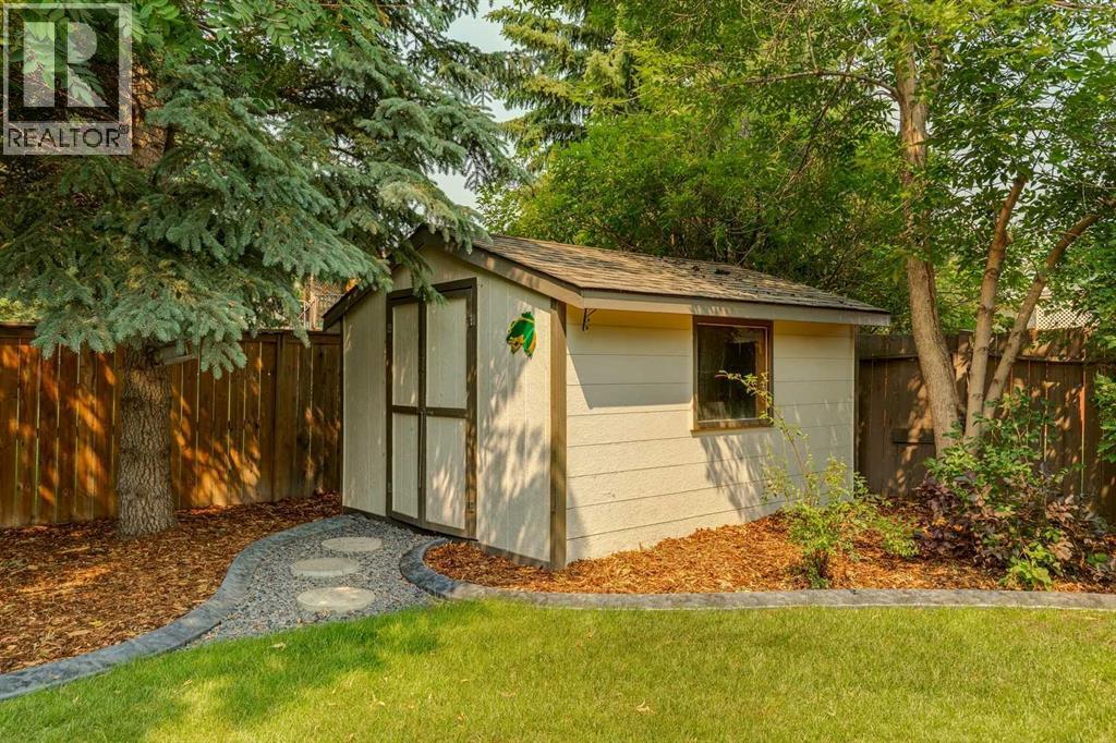159 Woodbend Way Property Photo 8