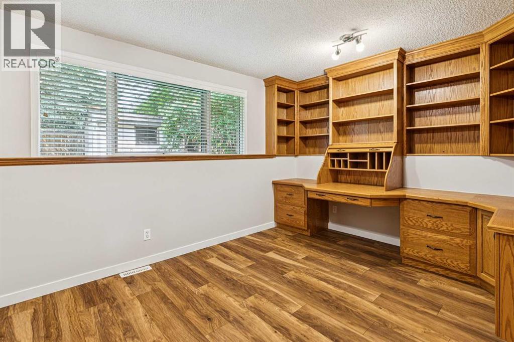 159 Woodbend Way Property Photo 29