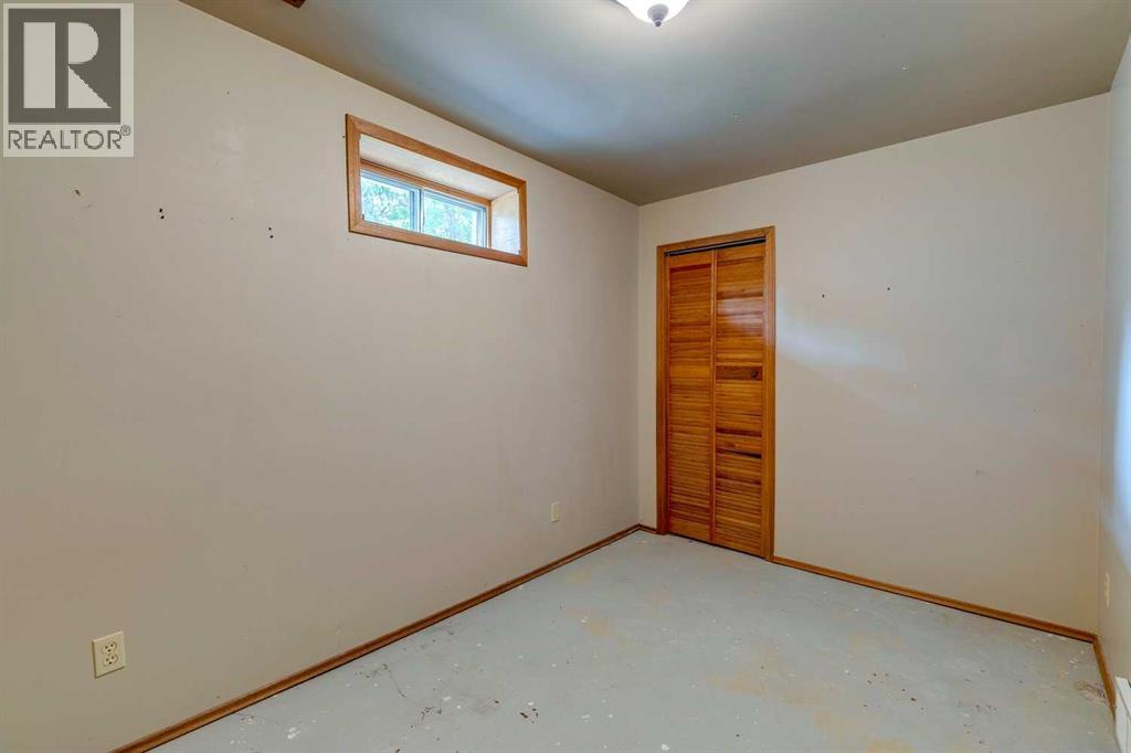 159 Woodbend Way Property Photo 32