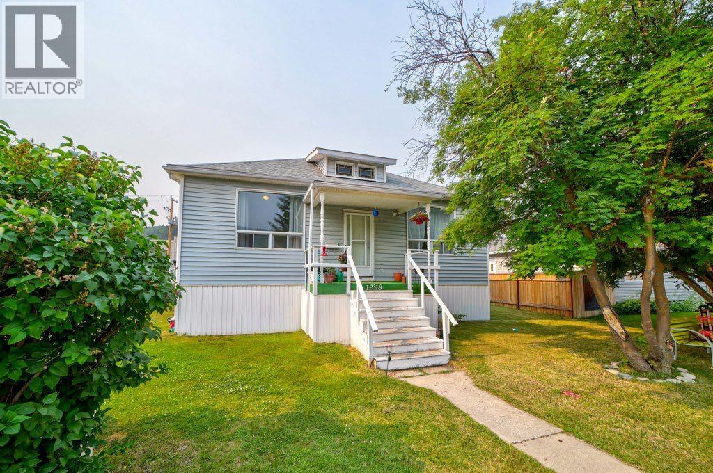 12316 21 Avenue Property Photo 2