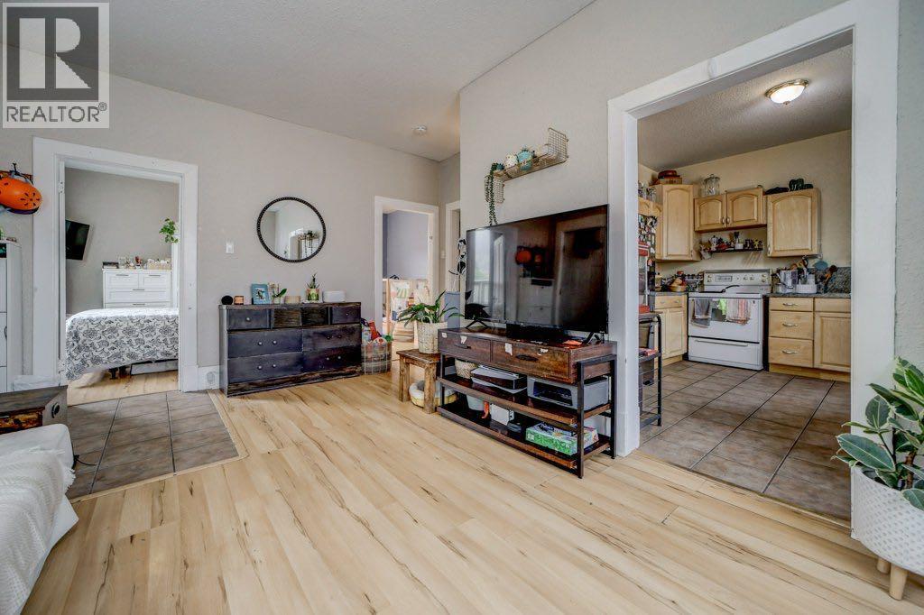 12316 21 Avenue Property Photo 7