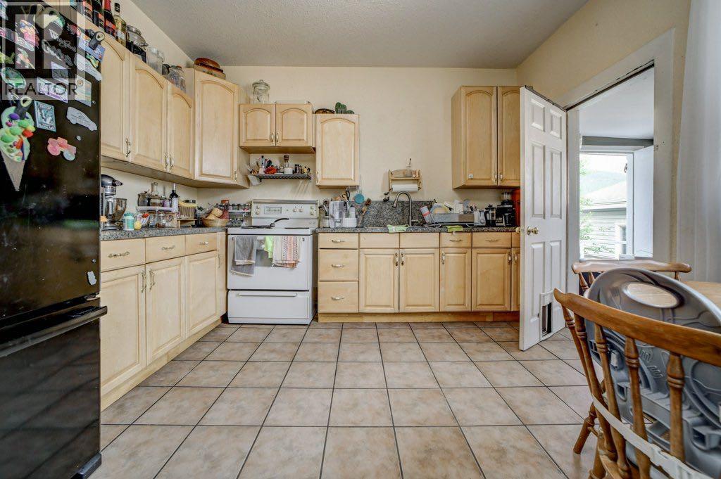 12316 21 Avenue Property Photo 8