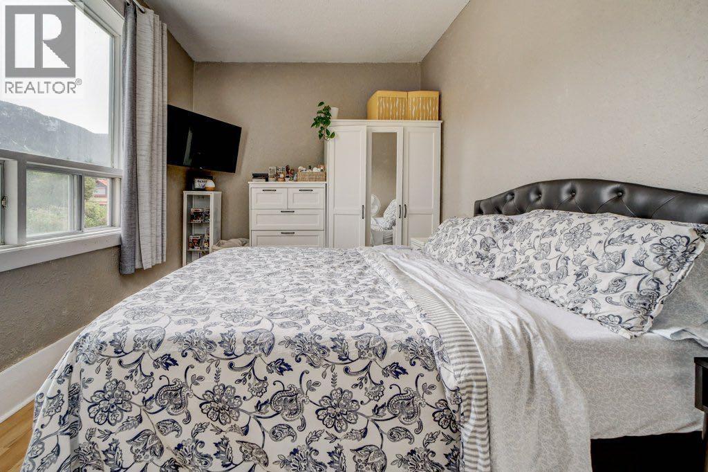 12316 21 Avenue Property Photo 12