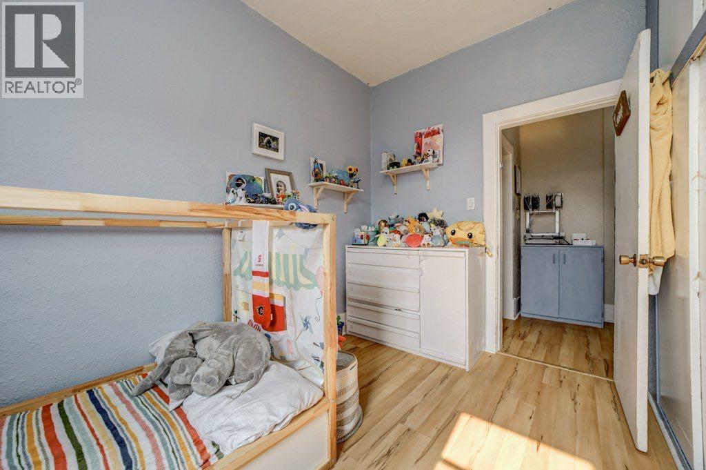 12316 21 Avenue Property Photo 16