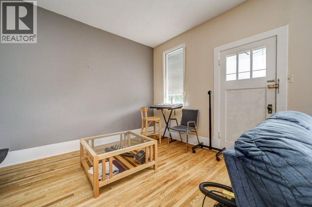 12316 21 Avenue Property Photo 17