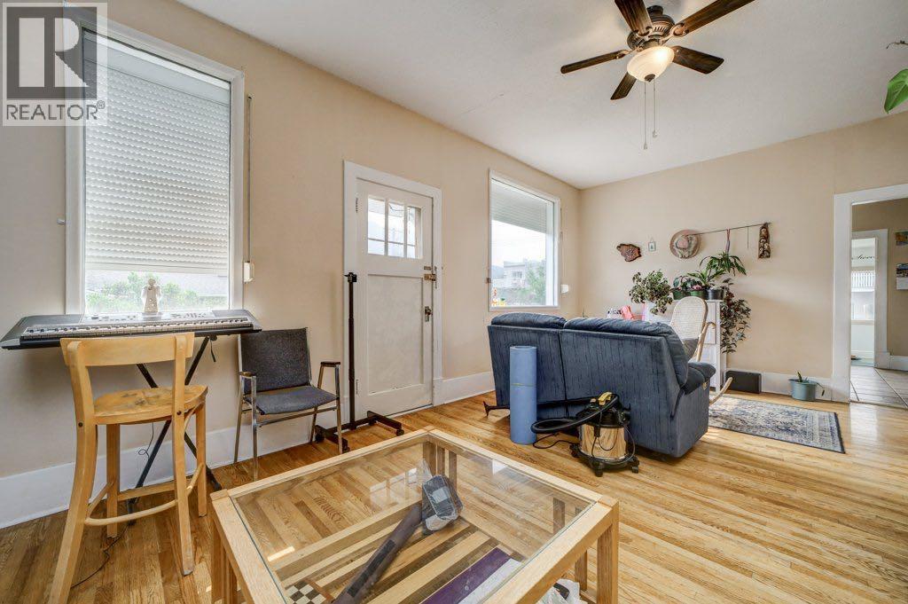 12316 21 Avenue Property Photo 18