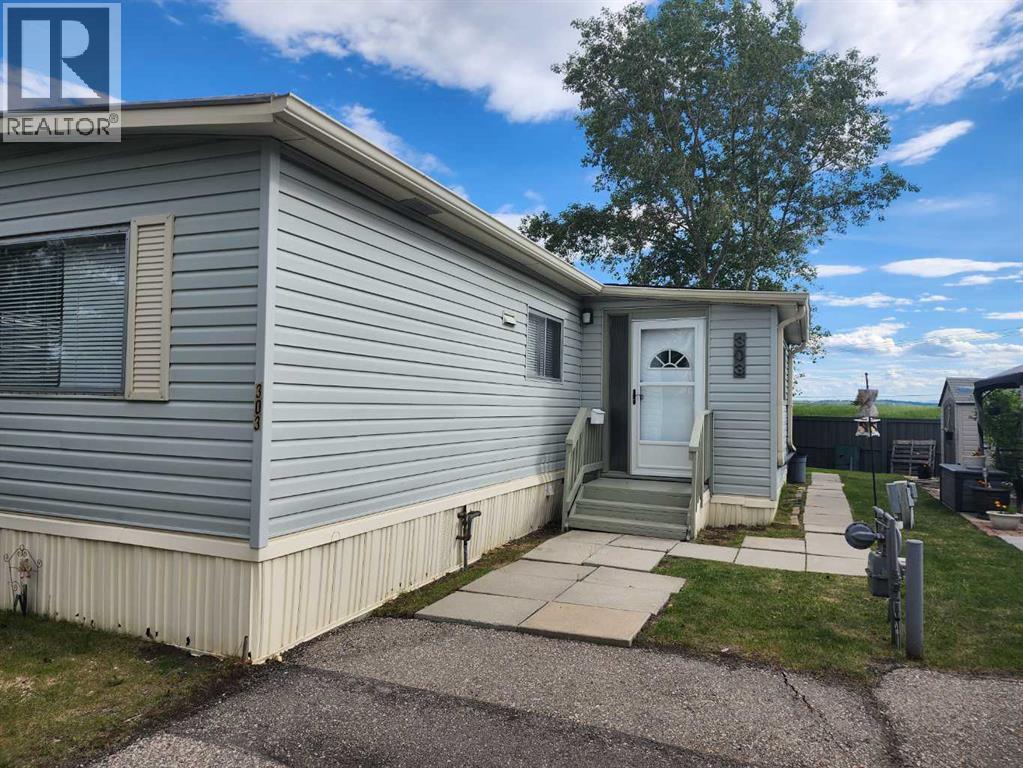 99 Arbour Lake Road Northwest Property Photo 2