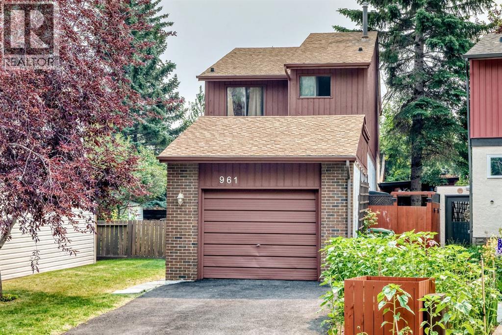 961 Ranchview Crescent Nw Property Photo 2