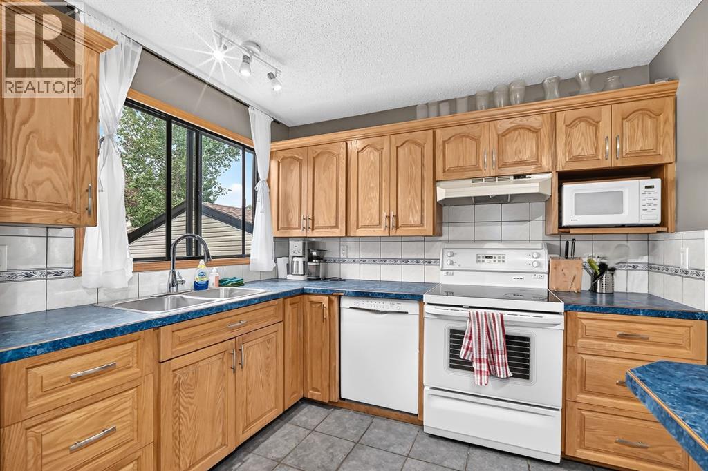 961 Ranchview Crescent Nw Property Photo 5