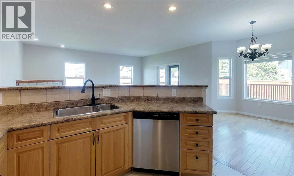 1622 41a Street Property Photo 8