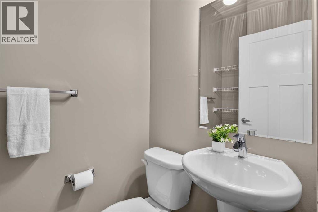 558 Evanston Manor Nw Property Photo 16