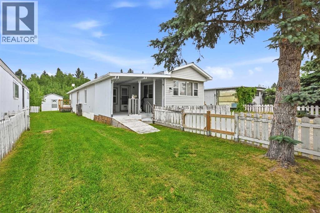 5235 50 Street Property Photo 1