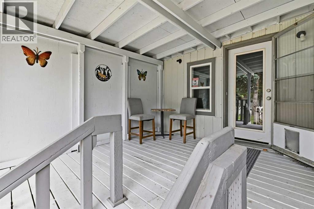 5235 50 Street Property Photo 3