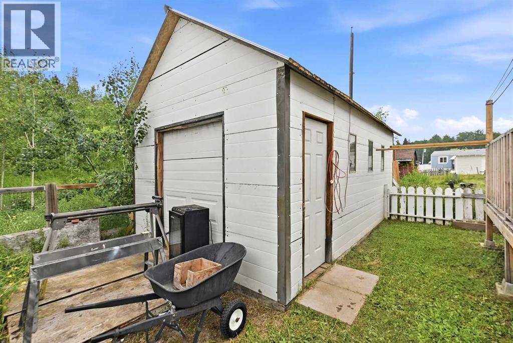 5235 50 Street Property Photo 27