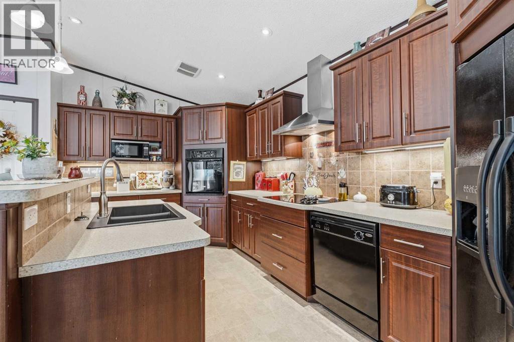 34 Gunderson Drive Property Photo 6