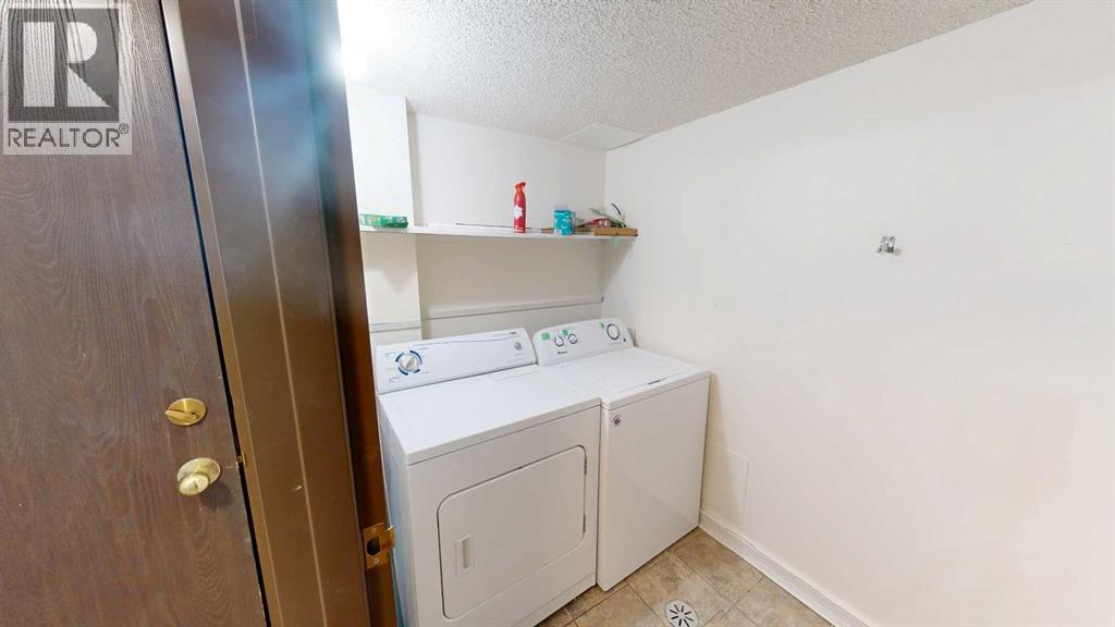 401 Columbia Boulevard West Property Photo 1