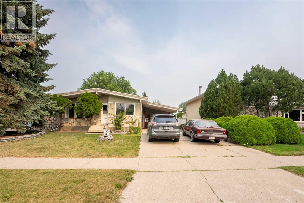 85 Park Meadows Boulevard N Property Photo 1
