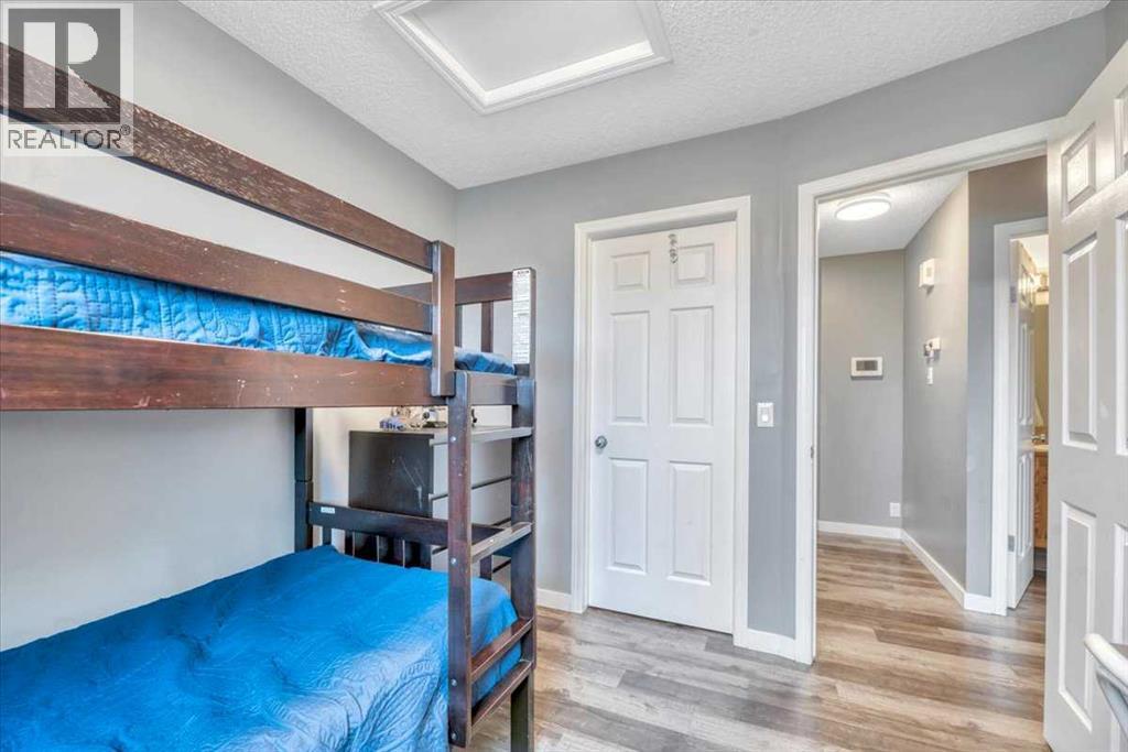 156 Aspen Creek Crescent Property Photo 25