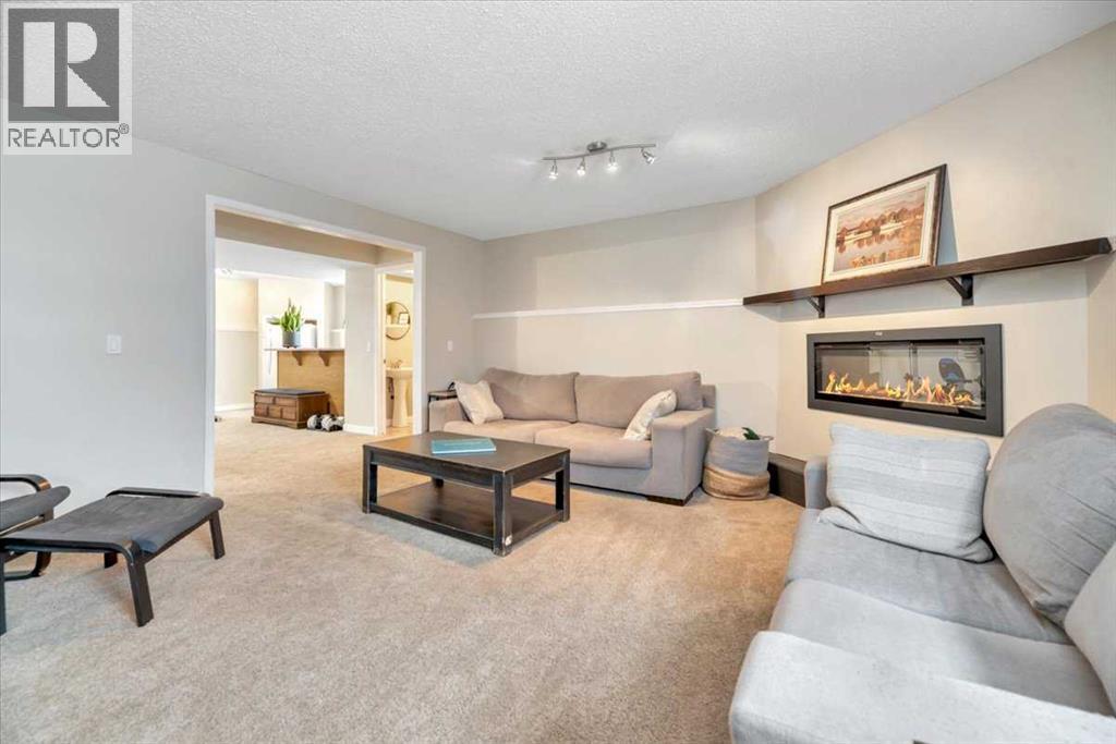 156 Aspen Creek Crescent Property Photo 32